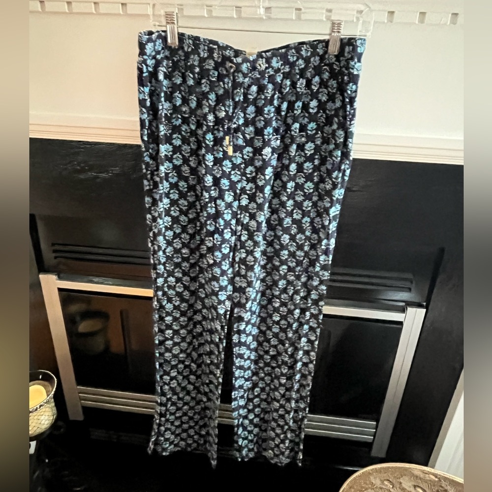 Woman’s, Michael Kors Pants, Size 8, Blue with blue flower print